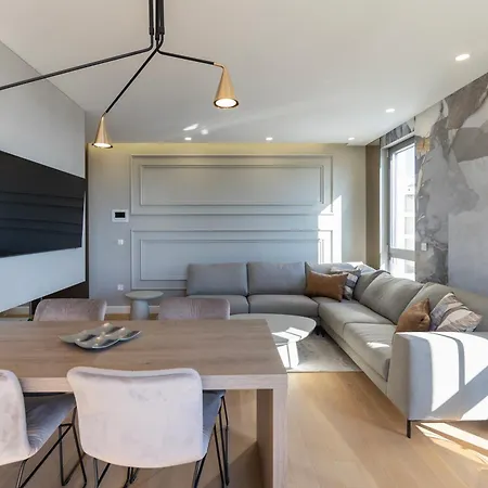 Mariva Luxury Apartment